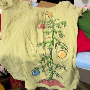 4 Christmas Tshirts M/L juniors. Women’s S.